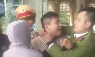 Nam tài xế xô xát, đấm cảnh sát tại TP Hải Phòng.