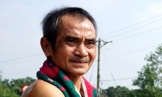 Ông Huỳnh Văn Nén sau khi được tạm tha, ngày 23/10/2015