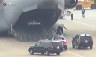 Phi cơ 'ngựa thồ' đưa đoàn xe hộ tống ông Obama rời Việt Nam