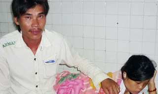 Vợ chồng chị Nhân ở Bệnh viện Sản nhi Cà Mau