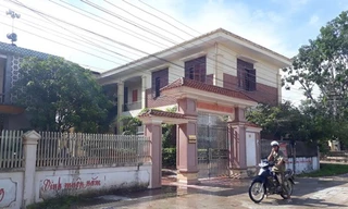Khởi tố nguyên Chủ tịch xã và 3 cán bộ do vi phạm đất đai