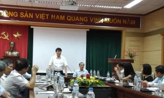 Thứ trưởng Bộ Y tế Trương Quốc Cường (đứng) tại buổi Thanh tra Chính phủ công bố kết luận sáng 20/9