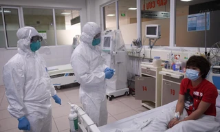 Bệnh nhân mắc COVID-19 đang điều trì tại BV Bệnh Nhiệt đới T.Ư