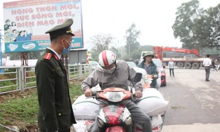 Các công việc sinh hoạt thường ngày như ăn uống, nghỉ ngơi của người dân trong thời gian khoanh vùng, cách ly là tại chỗ, điều này tránh sự tiếp xúc, lây lan dịch bệnh ra cộng đồng.