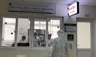 Hai bệnh nhân mắc Covid -19 ở Việt Nam phải thở máy, chuyên gia hội chẩn gấp