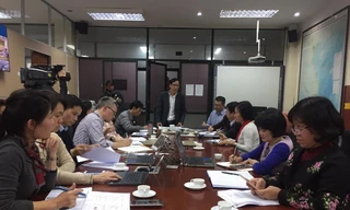 Một cuộc họp khẩn của Bộ Y tế bàn về virus corona mới.