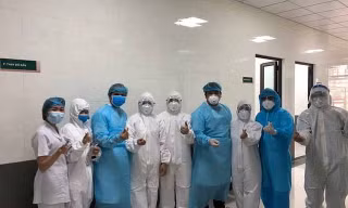 Nhân viên y tế BV Bạch Mai