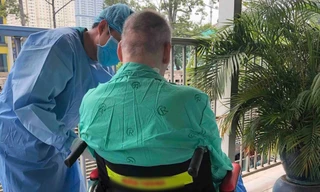 Ngày mai, hội chẩn sức khỏe nam phi công trước khi về nước