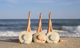 Bí kíp giúp các bạn gái có đôi chân thon khi chụp ảnh mà không cần xài app