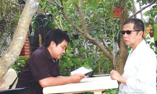 Hai thi sĩ mù xứ Nẫu