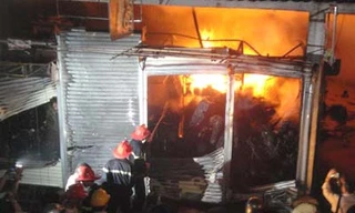 Chợ Vinh cháy lớn