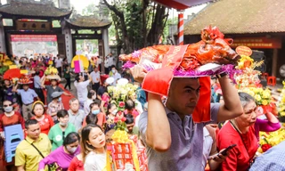 Hàng nghìn người đổ về trấn Nam Thăng Long dâng hương trong ngày chính hội