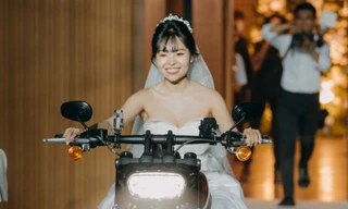 Đam mê tốc độ, cô dâu TP.HCM lái xe 1.800 phân khối vào lễ đường