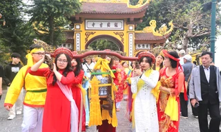 Rước kiệu, thỉnh nước ở Lễ hội đình Yên Phụ giữa lòng Hà Nội