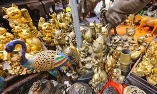 Ngày cuối thảnh thơi, đi chợ Tết mua đồ cổ, đồ cũ
