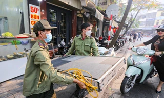 Hà Nội ra quân dẹp nạn chiếm dụng vỉa hè, lòng đường