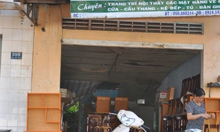 Buộc thôi việc, vào cuộc điều tra