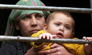 'Đột nhập' nhà tù nữ giới