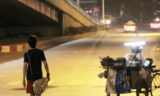 Từ những mái nhà không yên vui