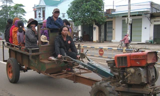 Loay hoay mãi với xe công nông