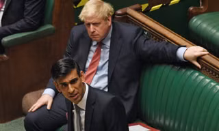 Chính phủ của Thủ tướng Anh Boris Johnson quyết định cấm dùng thiết bị của Huawei trong mạng 5G của nước này. (Ảnh: SCMP) 