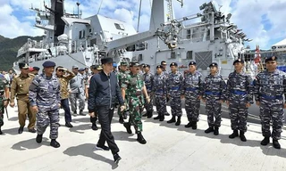 Tổng thống Indonesia Joko Widodo ra thăm đảo Natuna ngày 8/1