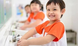 Politico: Việt Nam có kết quả chống COVID-19 tốt nhất toàn cầu 