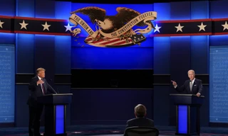 Hai ông Trump và Biden trong cuộc tranh luận trực tiếp tối 29/9. (Ảnh: AP)