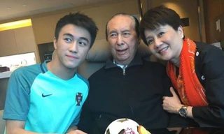 Ông Stanley Ho (giữa) qua đời ở tuổi 98. (Ảnh: Straitstimes)