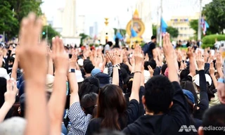 Hàng vạn người tham gia cuộc biểu tình ở Bangkok ngày 16/8. (Ảnh: CNA)