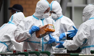 3.000 dân trong các tòa chung cư của TP Melbourne sẽ bị cấm ra ngoài, kể cả đi mua lương thực. (Ảnh: SCMP)