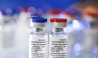 Vắc-xin Spunik V của Nga sắp được tiêm cho các nhóm có nguy cơ cao. (Ảnh: RDIF)