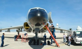 Hình ảnh chiếc H-6J cùng phi hành đoàn được cho là đã đáp xuống đảo Phú Lâm vào đầu tháng 8. (Ảnh: Drive)