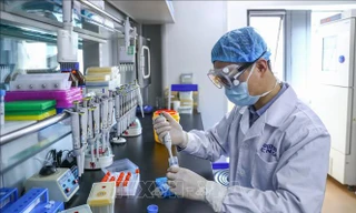 Trung Quốc cấp bằng sáng chế vắc-xin COVID-19 đầu tiên 