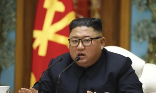Hình ảnh ông Kim Jong Un chủ trì cuộc họp của bộ chính trị ngày 11/4 được báo chí Triều Tiên đăng tải. (Ảnh: KCNA)