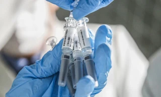 Nhiều loại vắc-xin COVID-19 của Trung Quốc đang được thử nghiệm giai đoạn cuối. (Ảnh: Xinhua)