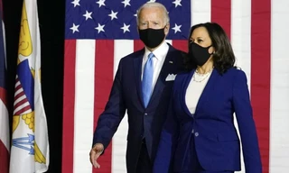 Ông Biden và bà Harris trong cuộc vận động cử tri chung đầu tiên ở Delaware ngày 12/8. (Ảnh: AP)