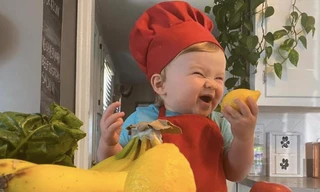 Đầu bếp 1 tuổi 'đốn tim' cư dân mạng 