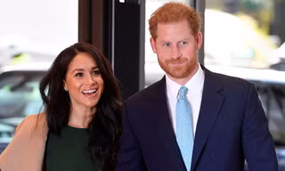 Vợ chồng Hoàng tử Harry sẽ rút khỏi Hoàng gia Anh để sống cuộc sống độc lập. (Ảnh: Sky News)