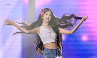 Jang Won Young IVE gây sốt với suối tóc hô biến thành tiên tử trong đôi cánh bướm 