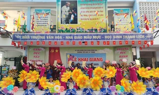 Mặc nắng nóng, tween Tiểu học La Thành vẫn hết mình đón lễ khai giảng năm học mới