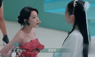 Chi Pu được Hoàng hậu của "Chân Hoàn truyện" dạy tiếng Trung, cớ sao netizen lại cười nắc nẻ?