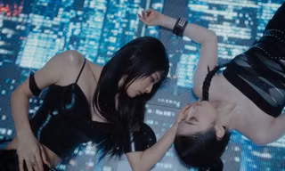 Irene - Seulgi Red Velvet tái xuất với "TILT", thành tích có vượt "Monster"?