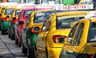 Chú ý: Khách du lịch khi đi taxi ở Bangkok từ nay sẽ phải trả thêm tiền cho cả hành lý