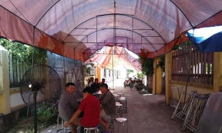 Gia đình anh Thắng chuẩn bị tang lễ. Ảnh: N.H