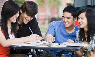 Môn tiếng Anh: Bám sát sách giáo khoa