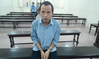 Bị cáo tỏ ra không bình thường tại toà.