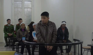 Nguyễn Tiến Đạt trước vành móng ngựa.