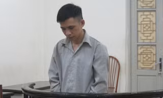 Nguyễn Văn Việt tại phiên toà.