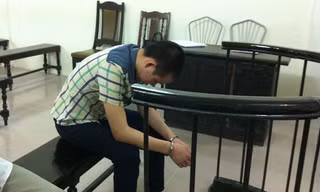 Bị cáo ăn năn trước vành móng ngựa.